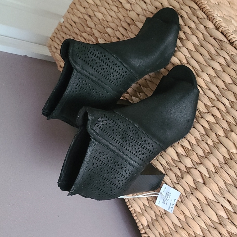 Never worn heel boots with peep toe